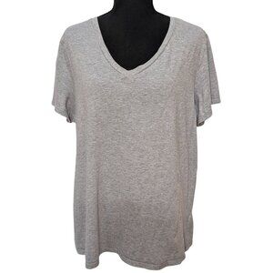 Quince V‑Neck Tee – 50% Cotton / 50% Modal